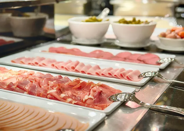 فندق ليوناردو رويال كونيغسالي