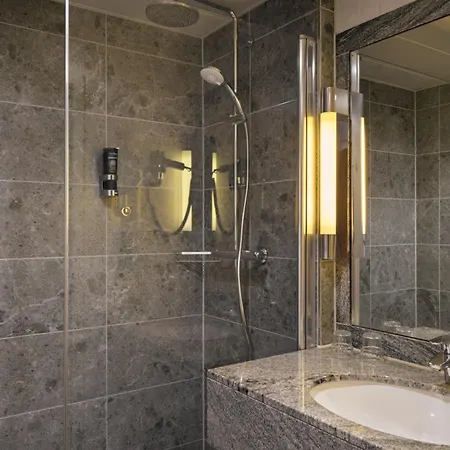 Hotel Leonardo Royal Koenigsallee 4*