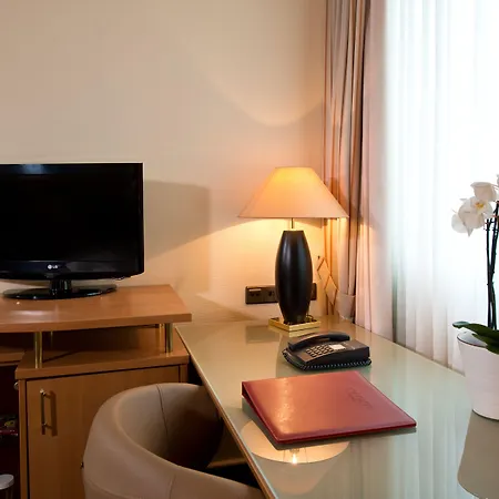 Leonardo Royal Koenigsallee Hotel 4*